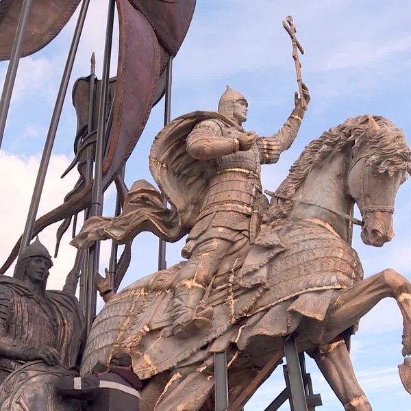 Внесли свой вклад: рязанские студенты в Пскове строили монумент Александру Невскому