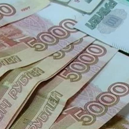 В Рязани замдиректора магазина менял в кассе деньги на билеты «банка приколов»