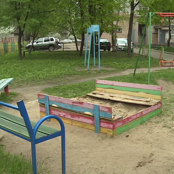 Травмоопасны: многие детские площадки в Рязани не соответствуют ГОСТам