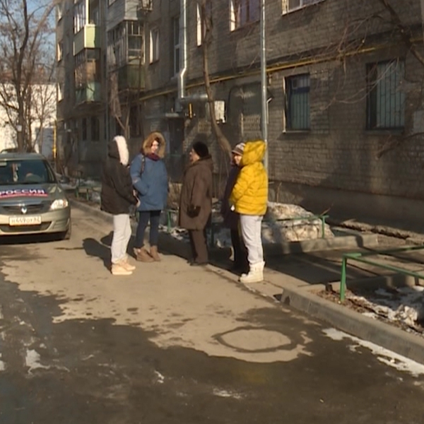 Второй год жители дома по улице Гагарина требуют исправить некачественный капремонт