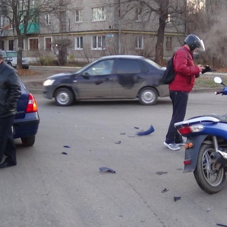 В ДТП на улице Магистральной пострадал мотоциклист