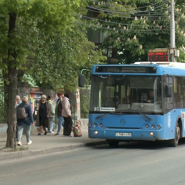 С начала года автобусный парк областного центра пополнили 28 новых машин