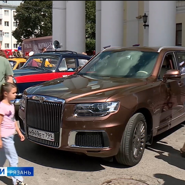 Ко Дню работников Госавтоинспекции в Рязани состоялся пробег ретро-автомобилей