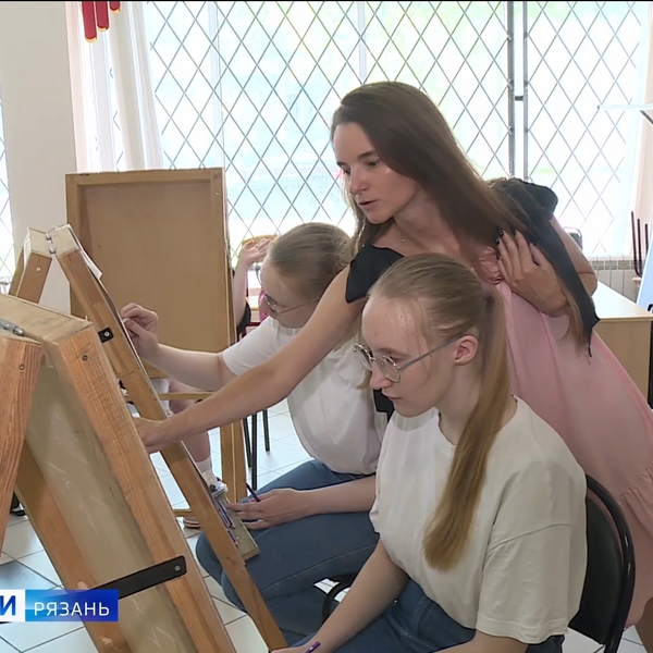 В Рязани проходят вступительные испытания для будущих вышивальщиц, специалистов по росписи ткани