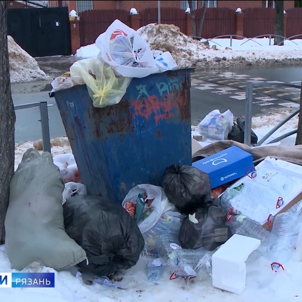Рязанцы жалуются на горы мусора во дворах