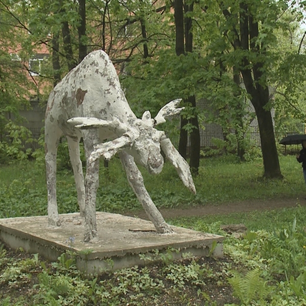 Жители Горрощи просят убрать несуразную скульптуру