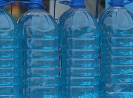 Как выбрать качественную стеклоомывающую жидкость рассказали в Роспотребнадзоре