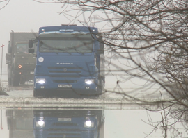 Река Ока стремительно разливается - подтоплены мосты, дороги и дома