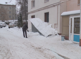 Рязань утопает в снегу: на помощь дворникам приходят горожане