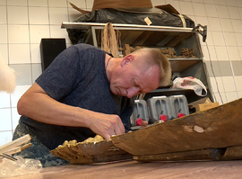 В фондохранилище Музея-заповедника Сергея Есенина восстанавливают старинные экспонаты