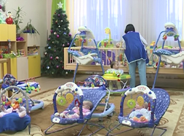 Актуальная тема - В России стало меньше детей-сирот