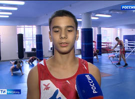 Артем Хохлов