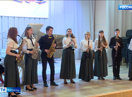 "К Победе музыка вела ..."