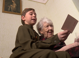 Труженикам тыла вручают от имени Президента России юбилейные медали в честь 80-летия Великой Победы