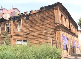 Успеть до осенних дождей: в доме Циолковского необходимо восстановить сгоревшую крышу