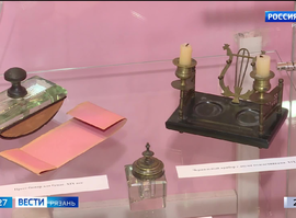 Выставка "Вещицы милые далекой старины"