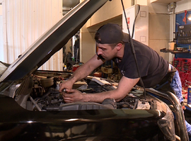 Рязанские автомеханики восстанавливают технику из зоны СВО