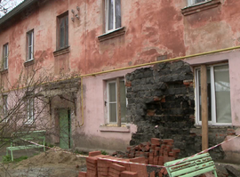 Актуальная тема - В Горроще рассыпается жилой дом